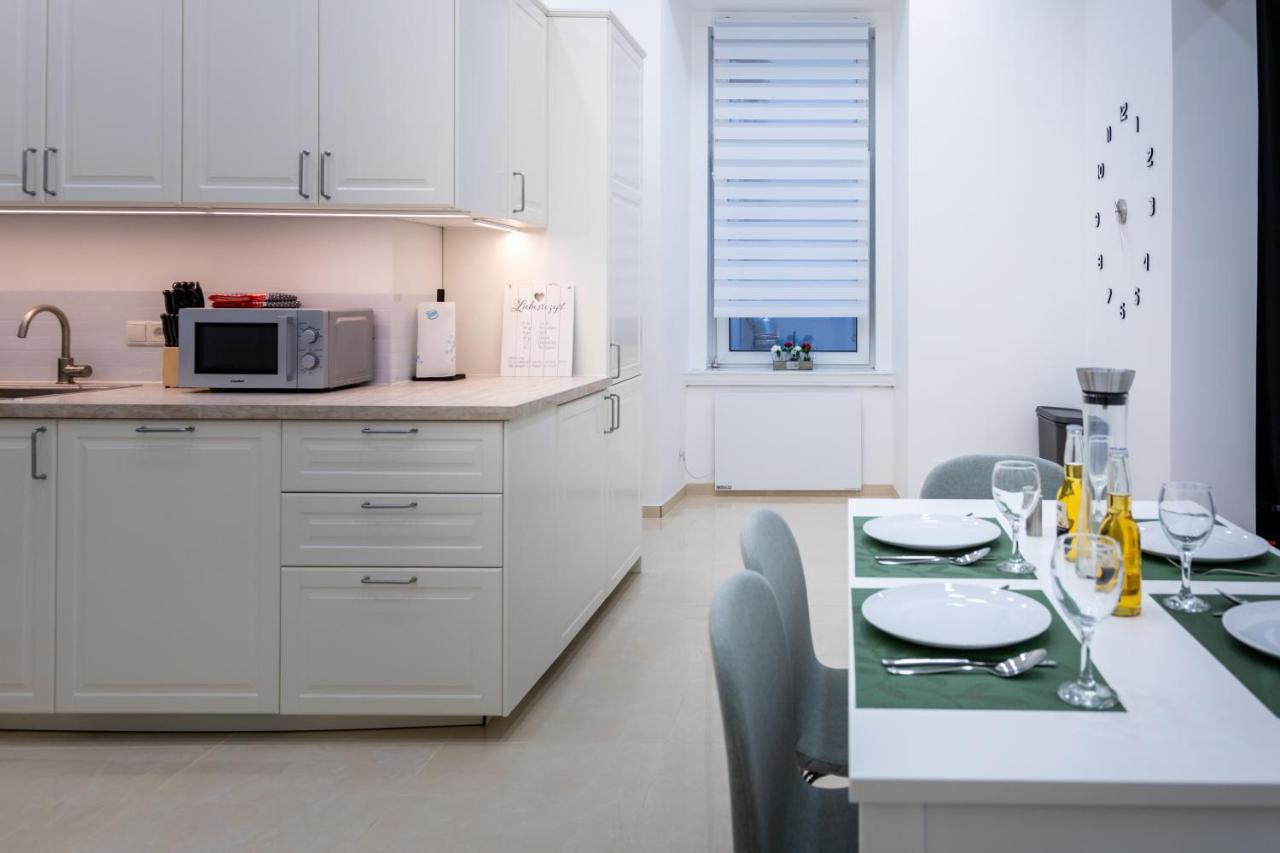 Family Deluxe A Stone Throw From The City Centre And Danube Wenen Buitenkant foto